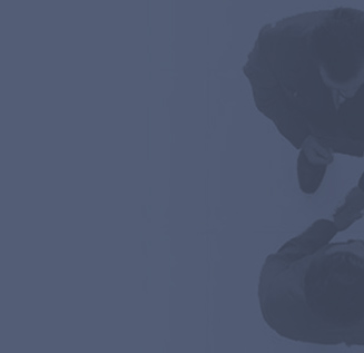 Due persone si incontrano.